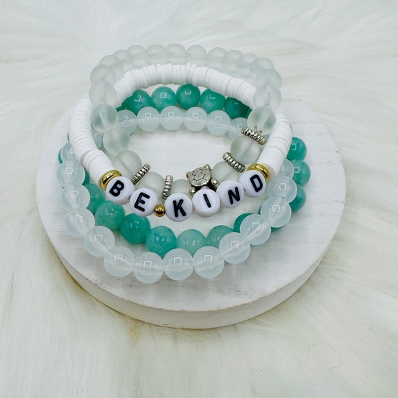 Be Kind Arm Candy Beaded Bracelet, Green & white theme - Picture 1 of 5